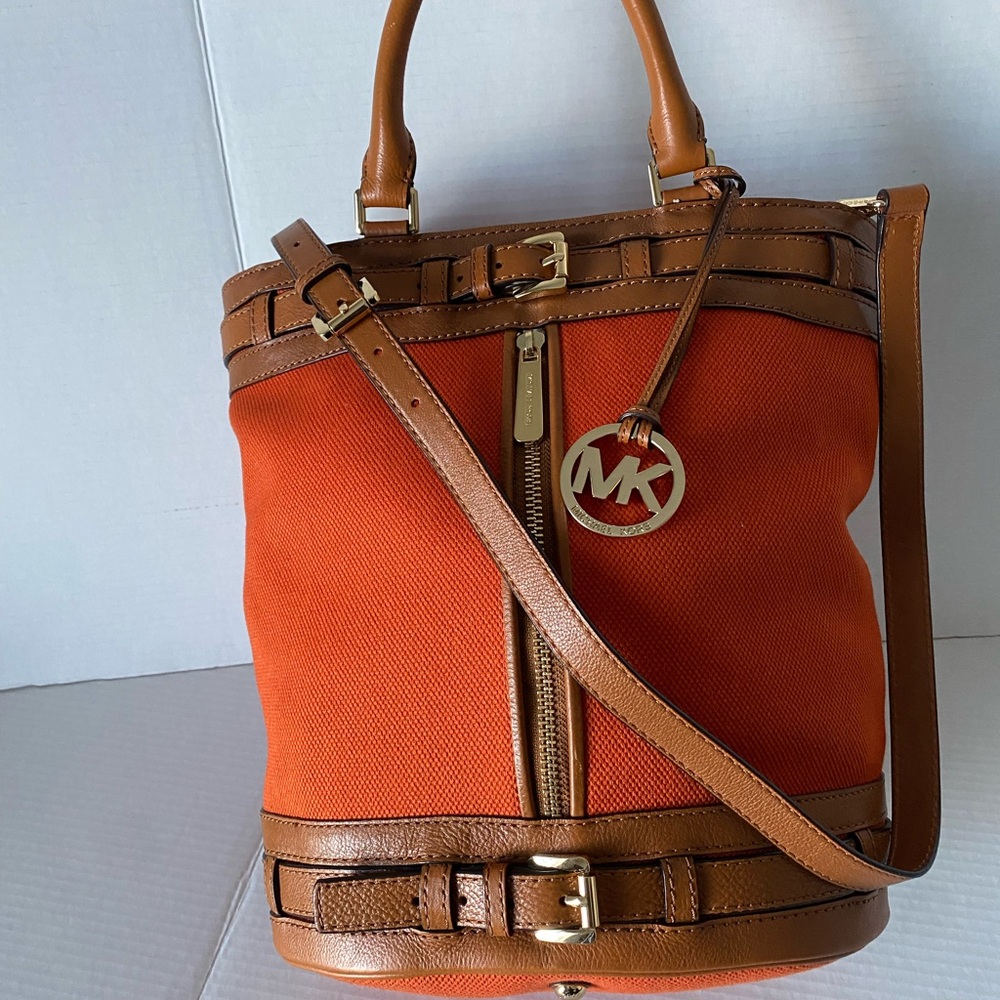 Micheal Kors shoulder crossbody bag.